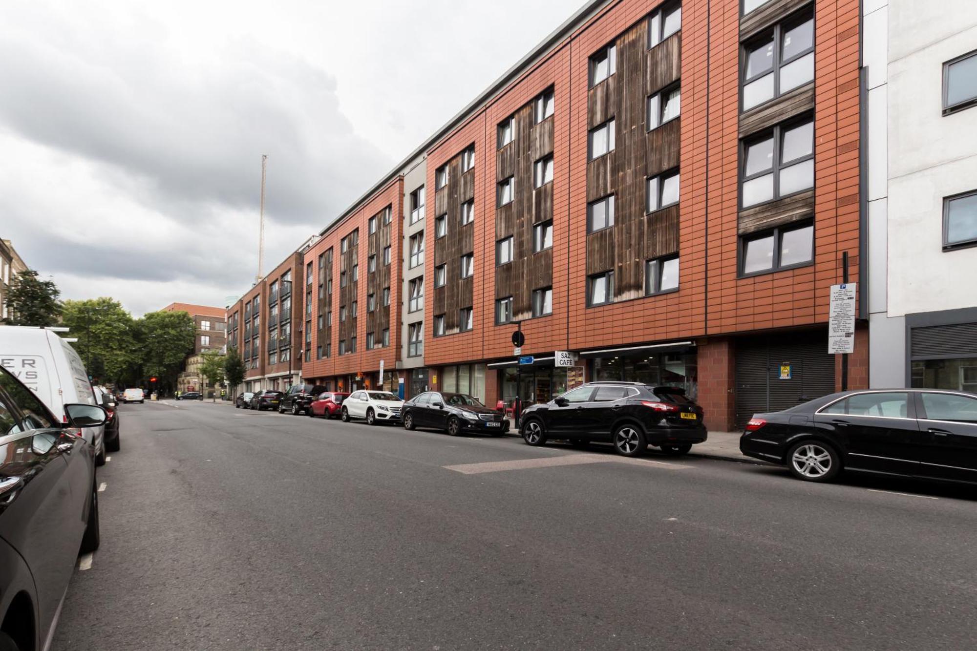 Vibrant 1br Apt Wprivate Decked Garden, Fast Wifi Appartamento