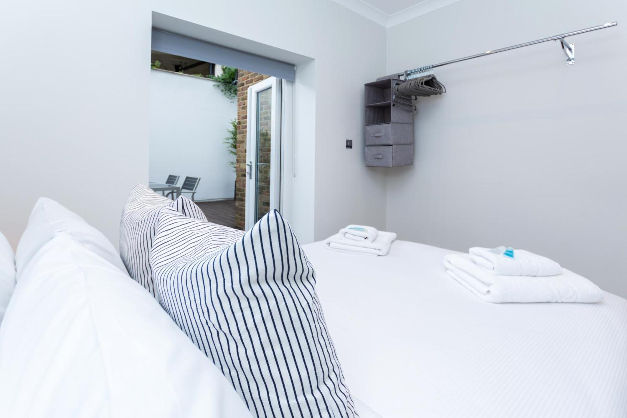 Vibrant 1br Apt Wprivate Decked Garden, Fast Wifi Appartamento Londra