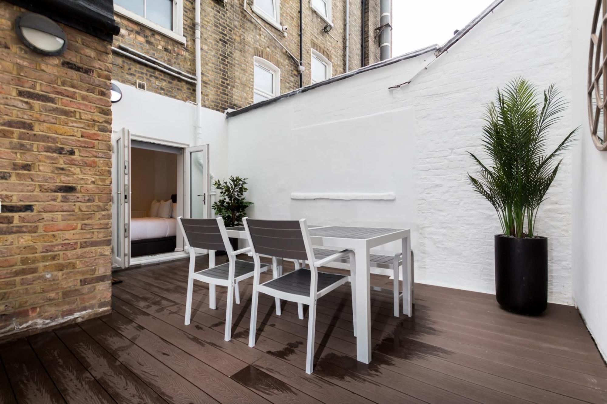 Vibrant 1br Apt Wprivate Decked Garden, Fast Wifi Apartment London