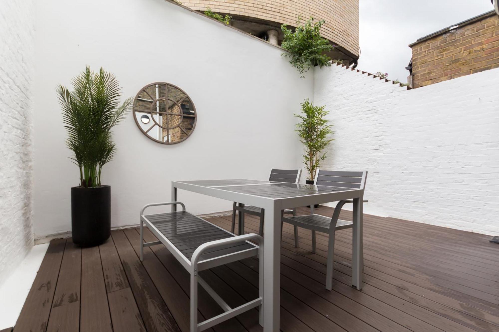 Vibrant 1br Apt Wprivate Decked Garden, Fast Wifi Appartamento *